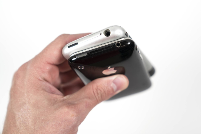 Nhìn lại tất cả thế hệ iPhone: Apple đã thay đổi qua từng năm như thế nào? - Ảnh 2. Nhìn lại tất cả thế hệ iPhone: Apple đã thay đổi qua từng năm như thế nào? - Ảnh 2.