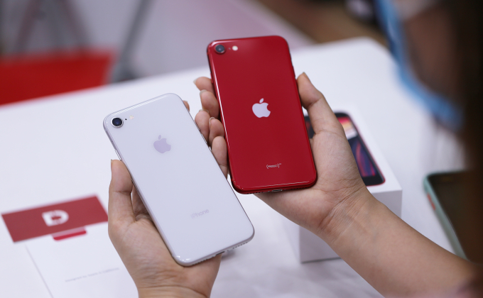 Nhìn lại tất cả thế hệ iPhone: Apple đã thay đổi qua từng năm như thế nào? - Ảnh 20. Nhìn lại tất cả thế hệ iPhone: Apple đã thay đổi qua từng năm như thế nào? - Ảnh 20.