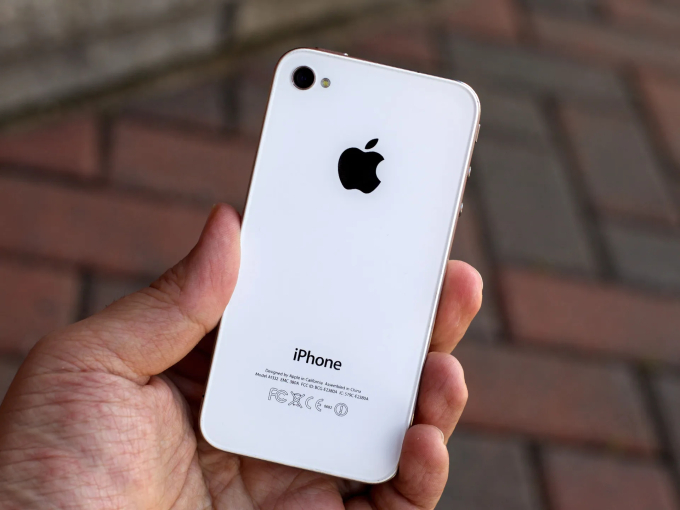 Nhìn lại tất cả thế hệ iPhone: Apple đã thay đổi qua từng năm như thế nào? - Ảnh 4. Nhìn lại tất cả thế hệ iPhone: Apple đã thay đổi qua từng năm như thế nào? - Ảnh 4.