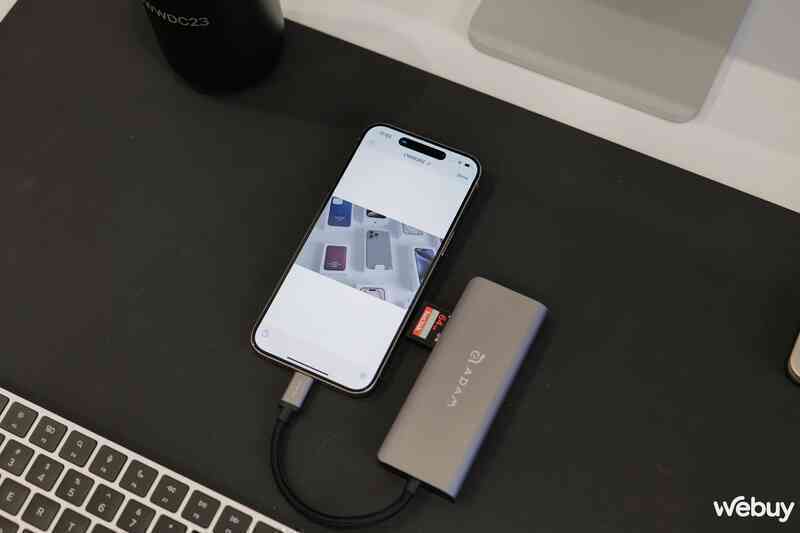 Mở hộp và trải nghiệm sớm iPhone 15 chính hãng: Màu nhẹ nhàng, phù hợp mọi giới tính - Ảnh 16. Mở hộp và trải nghiệm sớm iPhone 15 chính hãng: Màu nhẹ nhàng, phù hợp mọi giới tính - Ảnh 16.