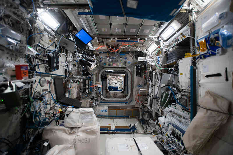 Hé lộ kế hoạch 'kéo' trạm vũ trụ quốc tế ISS về Trái Đất để phá hủy của NASA - Ảnh 2. Hé lộ kế hoạch 'kéo' trạm vũ trụ quốc tế ISS về Trái Đất để phá hủy của NASA - Ảnh 2.