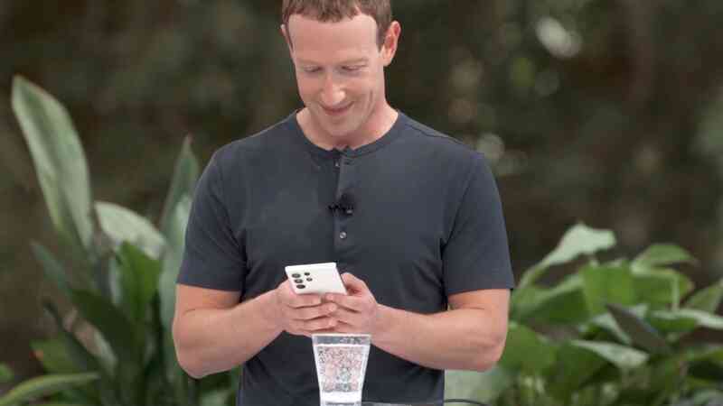 Giữa 'cơn sốt' iPhone 15, Mark Zuckerberg lại sử dụng Galaxy S23 Ultra để làm một việc quan trọng