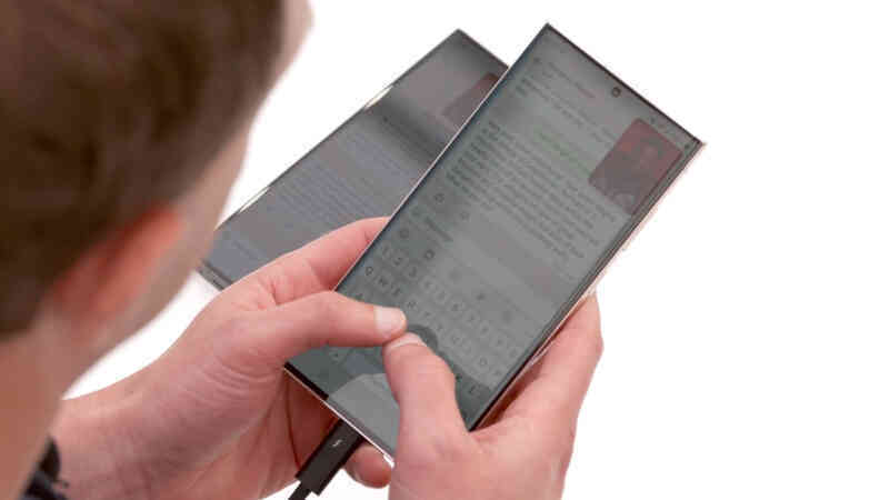 Giữa 'cơn sốt' iPhone 15, Mark Zuckerberg lại sử dụng Galaxy S23 Ultra để làm một việc quan trọng - Ảnh 2. Giữa 'cơn sốt' iPhone 15, Mark Zuckerberg lại sử dụng Galaxy S23 Ultra để làm một việc quan trọng - Ảnh 2.