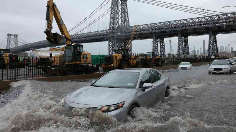 Mỹ ban bố tình trạng khẩn cấp vì ngập lụt nghiêm trọng ở New York - Ảnh 6.