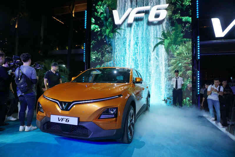 VinFast VF6 chính thức ra mắt tại Việt Nam: 2 phiên bản, giá từ 675 triệu đấu Kia Seltos, Hyundai Creta - Ảnh 1.
