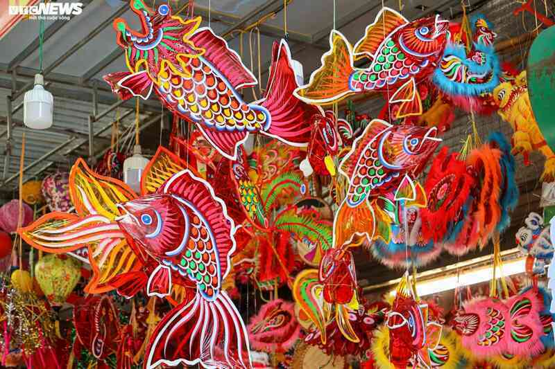 Khách ngày càng hoài niệm, đồ chơi Trung thu 'vang bóng một thời' lên ngôi - Ảnh 3. Khách ngày càng hoài niệm, đồ chơi Trung thu 'vang bóng một thời' lên ngôi - Ảnh 3.