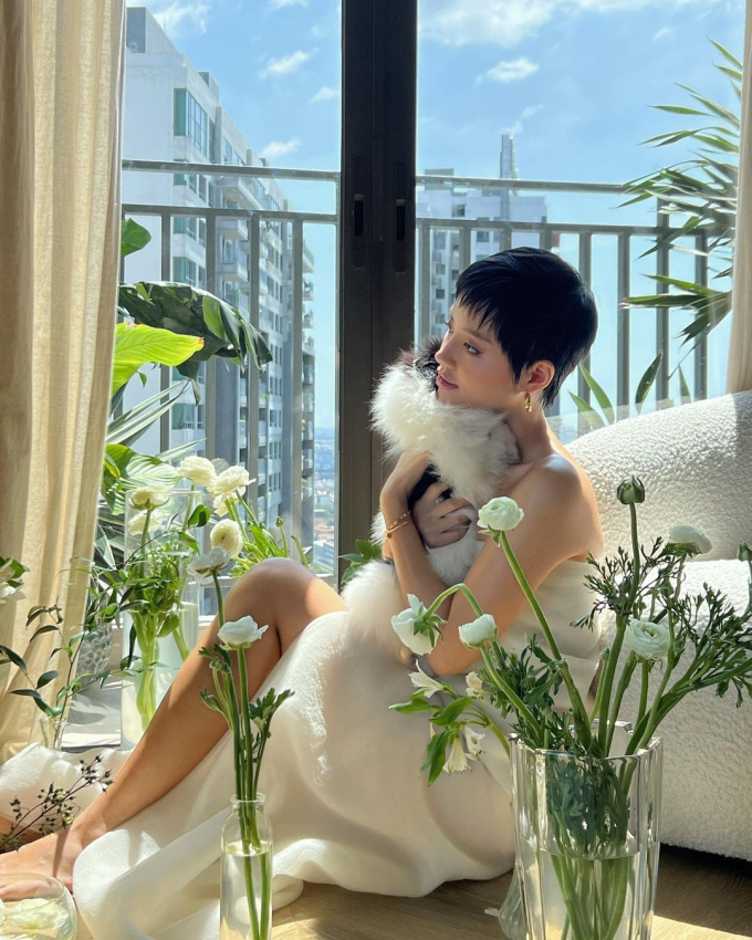 Bên trong căn duplex của Cô Em Trendy có gì: Ghế sofa gần 160 triệu, loa giống Jennie hơn 10.000 euro, nhìn đâu cũng thấy "mùi tiền" - Ảnh 20. Bên trong căn duplex của Cô Em Trendy có gì: Ghế sofa gần 160 triệu, loa giống Jennie hơn 10.000 euro, nhìn đâu cũng thấy "mùi tiền" - Ảnh 20.