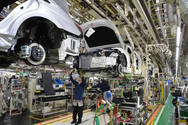 Vì sao Toyota buộc đóng cửa 14 nhà máy do lỗi 'không đủ dung lượng ổ đĩa lưu trữ'?