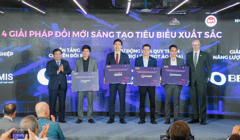 Công bố 12 giải pháp xuất sắc thúc đẩy chuyển đổi số doanh nghiệp