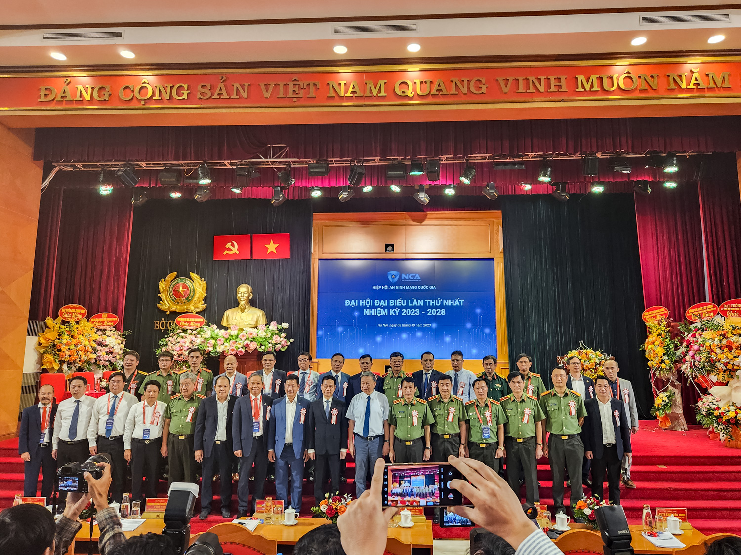 Lần đầu tiên, Hiệp hội An ninh mạng quốc gia tổ chức Đại hội: chung tay làm sạch môi trường mạng - Ảnh 4. Lần đầu tiên, Hiệp hội An ninh mạng quốc gia tổ chức Đại hội: chung tay làm sạch môi trường mạng - Ảnh 4.