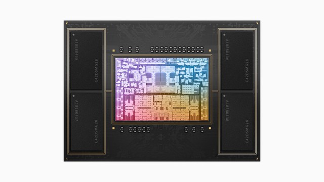 Tích hợp sẵn RAM DDR5 trên CPU cho laptop, Intel giờ mới 'học theo' điều Apple từng làm với chip M1 từ 3 năm trước - Ảnh 2.