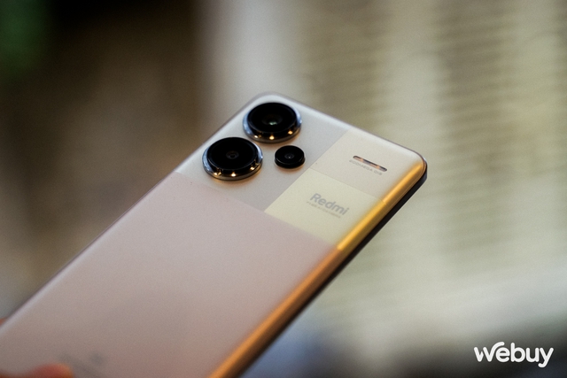 Trên tay Xiaomi Redmi Note 13, 13 Pro và 13 Pro + 5G mới: 3 “cực phẩm” giá tốt chiếm trọn phân khúc phổ thông và trung cấp- Ảnh 11. Trên tay Xiaomi Redmi Note 13, 13 Pro và 13 Pro + 5G mới: 3 “cực phẩm” giá tốt chiếm trọn phân khúc phổ thông và trung cấp- Ảnh 11.