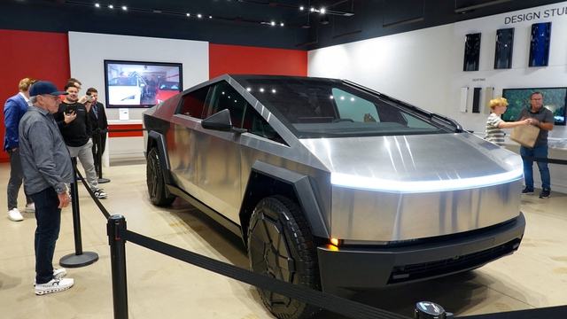 Elon Musk giàu cỡ nào: Nhiều tiền đến mức 6 đời mới tiêu hết, nhưng chỉ ở nhà thuê, lái xe điện 'phổ thông'- Ảnh 2. Elon Musk giàu cỡ nào: Nhiều tiền đến mức 6 đời mới tiêu hết, nhưng chỉ ở nhà thuê, lái xe điện 'phổ thông'- Ảnh 2.