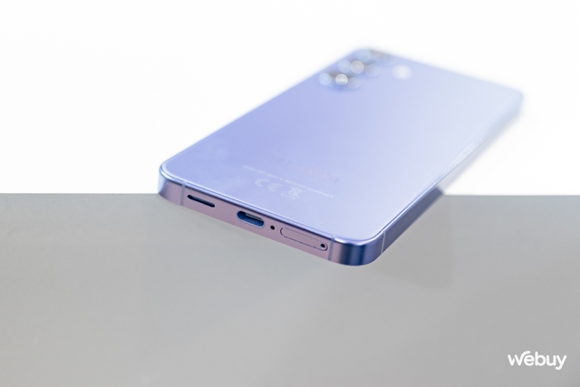 Trên tay Galaxy S24 và Galaxy S24+: Ngoại hình không đổi nhưng đây mới là nâng cấp quan trọng bậc nhất- Ảnh 4. Trên tay Galaxy S24 và Galaxy S24+: Ngoại hình không đổi nhưng đây mới là nâng cấp quan trọng bậc nhất- Ảnh 4.