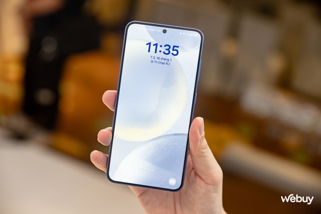 Trên tay Galaxy S24 và Galaxy S24+: Ngoại hình không đổi nhưng đây mới là nâng cấp quan trọng bậc nhất- Ảnh 7. Trên tay Galaxy S24 và Galaxy S24+: Ngoại hình không đổi nhưng đây mới là nâng cấp quan trọng bậc nhất- Ảnh 7.