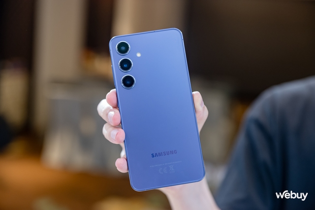 Trên tay Galaxy S24 và Galaxy S24+: Ngoại hình không đổi nhưng đây mới là nâng cấp quan trọng bậc nhất- Ảnh 8. Trên tay Galaxy S24 và Galaxy S24+: Ngoại hình không đổi nhưng đây mới là nâng cấp quan trọng bậc nhất- Ảnh 8.