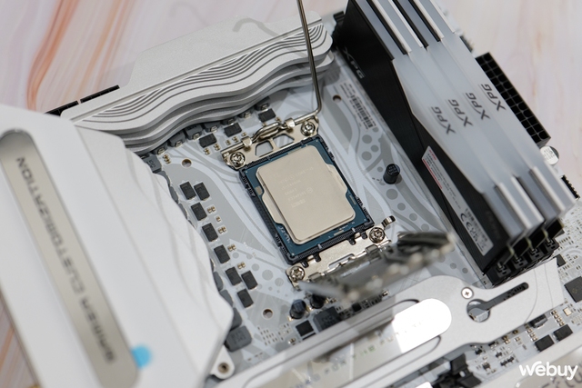 Trên tay Colorful iGame Z790D5 FLOW: mainboard màu trắng cho các cấu hình Intel cao cấp- Ảnh 7. Trên tay Colorful iGame Z790D5 FLOW: mainboard màu trắng cho các cấu hình Intel cao cấp- Ảnh 7.
