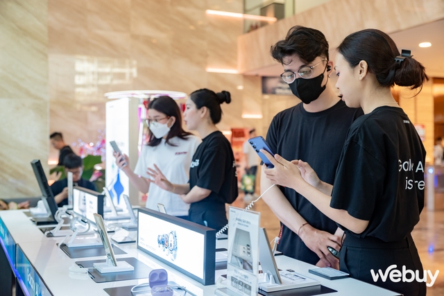 Một vòng trải nghiệm Galaxy AI khắp TP Hồ Chí Minh để thấy Samsung Một vòng trải nghiệm Galaxy AI khắp TP Hồ Chí Minh để thấy Samsung