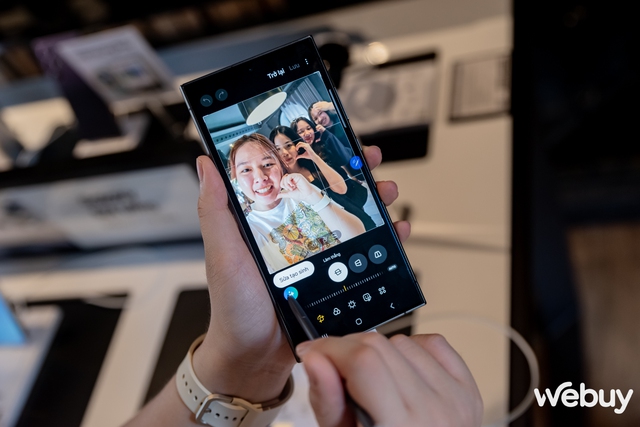 Một vòng trải nghiệm Galaxy AI khắp TP Hồ Chí Minh để thấy Samsung Một vòng trải nghiệm Galaxy AI khắp TP Hồ Chí Minh để thấy Samsung