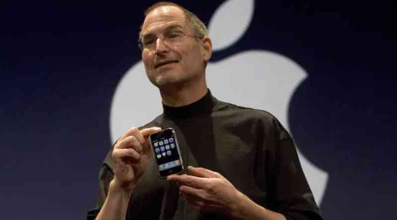 Từng bị đánh giá ‘đã chết’ khi vừa ra mắt, iPhone chứa công thức đặc biệt giúp Apple soán ngôi Nokia: Samsung phải vội ‘lấy sách vở ghi chép’- Ảnh 2. Từng bị đánh giá ‘đã chết’ khi vừa ra mắt, iPhone chứa công thức đặc biệt giúp Apple soán ngôi Nokia: Samsung phải vội ‘lấy sách vở ghi chép’- Ảnh 2.