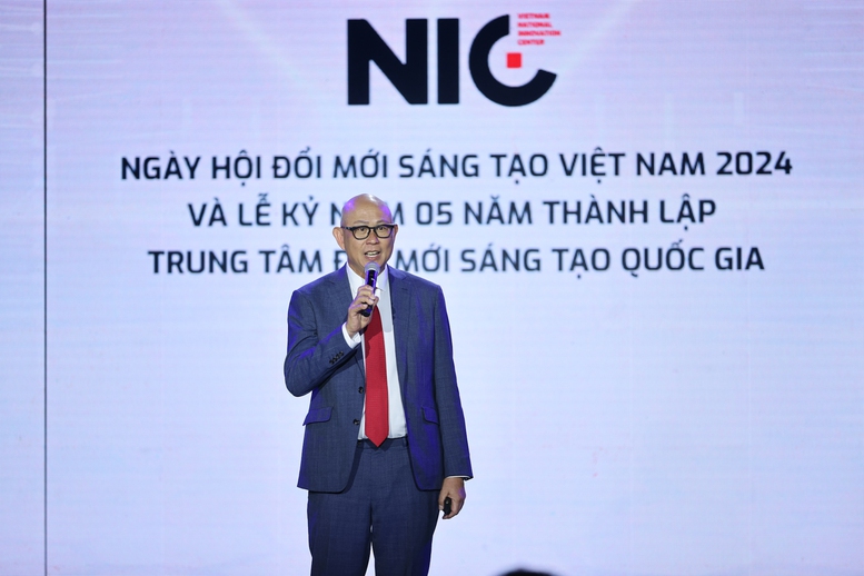 Thủ tướng: Đổi mới để bứt phá, vượt qua chính mình; sáng tạo để vươn xa, bay cao trong kỷ nguyên mới- Ảnh 7. Thủ tướng: Đổi mới để bứt phá, vượt qua chính mình; sáng tạo để vươn xa, bay cao trong kỷ nguyên mới- Ảnh 7.