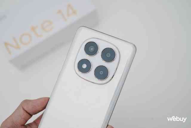 Trên tay Redmi Note 14 Pro vừa ra mắt giá chỉ hơn 5 triệu đồng: Thiết kế mới, màn cong cạnh, siêu chống nước IP69K nhưng lại cắt giảm tính năng này- Ảnh 14. Trên tay Redmi Note 14 Pro vừa ra mắt giá chỉ hơn 5 triệu đồng: Thiết kế mới, màn cong cạnh, siêu chống nước IP69K nhưng lại cắt giảm tính năng này- Ảnh 14.