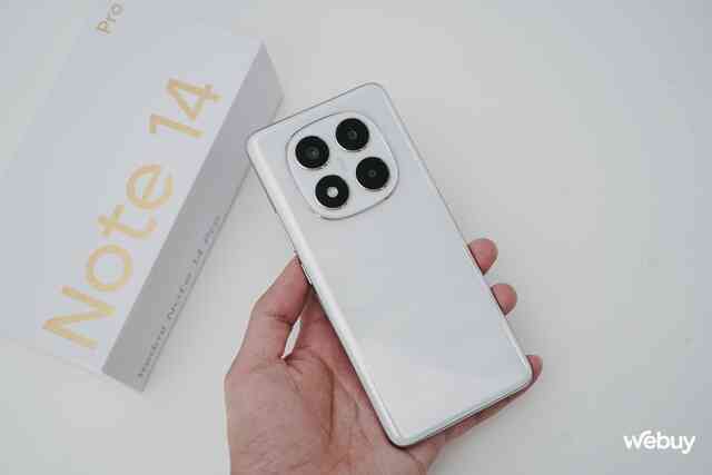 Trên tay Redmi Note 14 Pro vừa ra mắt giá chỉ hơn 5 triệu đồng: Thiết kế mới, màn cong cạnh, siêu chống nước IP69K nhưng lại cắt giảm tính năng này- Ảnh 3. Trên tay Redmi Note 14 Pro vừa ra mắt giá chỉ hơn 5 triệu đồng: Thiết kế mới, màn cong cạnh, siêu chống nước IP69K nhưng lại cắt giảm tính năng này- Ảnh 3.