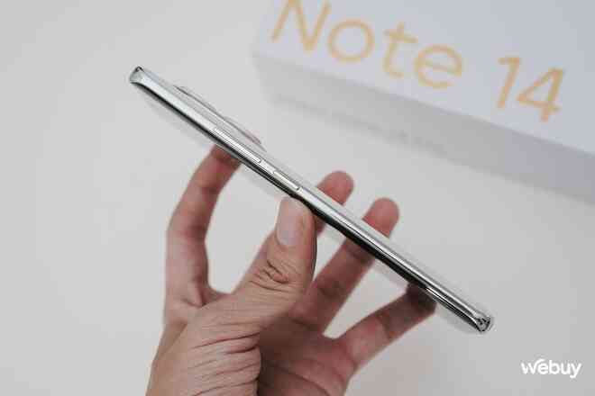 Trên tay Redmi Note 14 Pro vừa ra mắt giá chỉ hơn 5 triệu đồng: Thiết kế mới, màn cong cạnh, siêu chống nước IP69K nhưng lại cắt giảm tính năng này- Ảnh 6. Trên tay Redmi Note 14 Pro vừa ra mắt giá chỉ hơn 5 triệu đồng: Thiết kế mới, màn cong cạnh, siêu chống nước IP69K nhưng lại cắt giảm tính năng này- Ảnh 6.