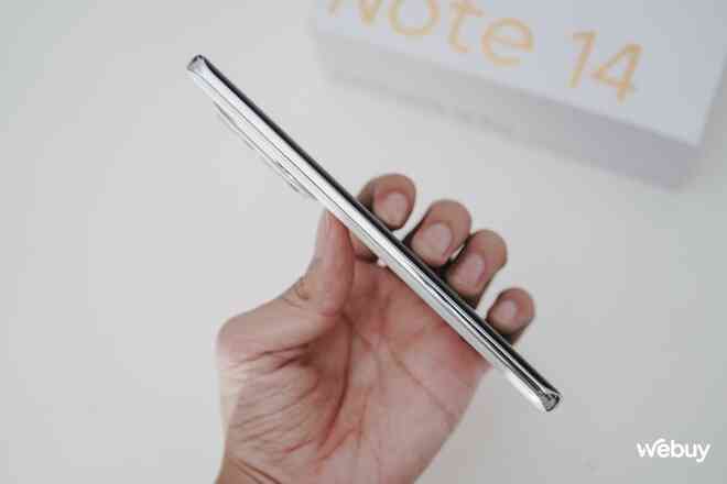 Trên tay Redmi Note 14 Pro vừa ra mắt giá chỉ hơn 5 triệu đồng: Thiết kế mới, màn cong cạnh, siêu chống nước IP69K nhưng lại cắt giảm tính năng này- Ảnh 7. Trên tay Redmi Note 14 Pro vừa ra mắt giá chỉ hơn 5 triệu đồng: Thiết kế mới, màn cong cạnh, siêu chống nước IP69K nhưng lại cắt giảm tính năng này- Ảnh 7.