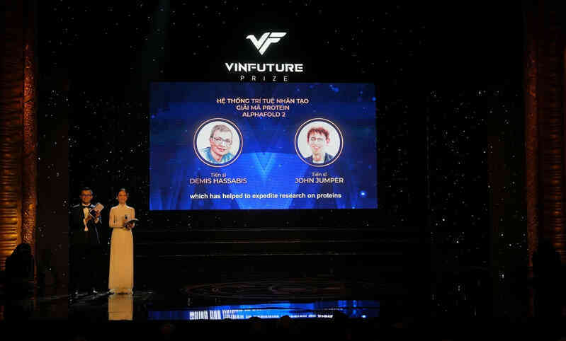 Hai chủ nhân Giải thưởng VinFuture nhận giải Nobel Hóa học 2024