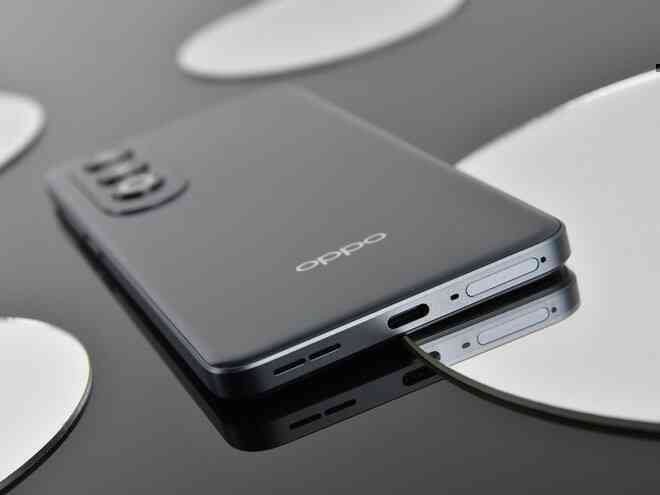 Ảnh thực tế OPPO K12 Plus: Snapdragon 7 Gen 3, pin 6.400mAh, giá chỉ hơn 6 triệu đồng- Ảnh 4. Ảnh thực tế OPPO K12 Plus: Snapdragon 7 Gen 3, pin 6.400mAh, giá chỉ hơn 6 triệu đồng- Ảnh 4.