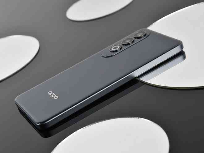 Ảnh thực tế OPPO K12 Plus: Snapdragon 7 Gen 3, pin 6.400mAh, giá chỉ hơn 6 triệu đồng- Ảnh 6. Ảnh thực tế OPPO K12 Plus: Snapdragon 7 Gen 3, pin 6.400mAh, giá chỉ hơn 6 triệu đồng- Ảnh 6.