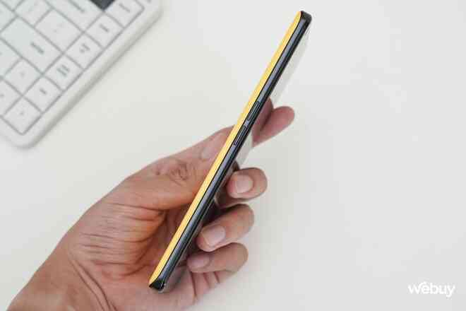 Điện thoại này giá 4,9 triệu có màn hình AMOLED 120Hz, chip "đầu 8" chơi game cực ngon, pin 5.000mAh kèm sạc nhanh 80W- Ảnh 11. Điện thoại này giá 4,9 triệu có màn hình AMOLED 120Hz, chip "đầu 8" chơi game cực ngon, pin 5.000mAh kèm sạc nhanh 80W- Ảnh 11.