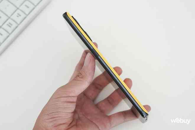 Điện thoại này giá 4,9 triệu có màn hình AMOLED 120Hz, chip "đầu 8" chơi game cực ngon, pin 5.000mAh kèm sạc nhanh 80W- Ảnh 10. Điện thoại này giá 4,9 triệu có màn hình AMOLED 120Hz, chip "đầu 8" chơi game cực ngon, pin 5.000mAh kèm sạc nhanh 80W- Ảnh 10.