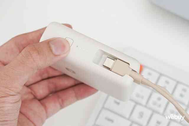 Pin dự phòng Xiaomi này cực đáng mua: Dung lượng 10.000mAh, công suất 33W, tích hợp cả dây sạc mà giá chỉ hơn 400.000 đồng- Ảnh 14. Pin dự phòng Xiaomi này cực đáng mua: Dung lượng 10.000mAh, công suất 33W, tích hợp cả dây sạc mà giá chỉ hơn 400.000 đồng- Ảnh 14.