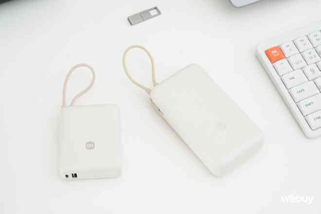 Pin dự phòng Xiaomi này cực đáng mua: Dung lượng 10.000mAh, công suất 33W, tích hợp cả dây sạc mà giá chỉ hơn 400.000 đồng- Ảnh 3. Pin dự phòng Xiaomi này cực đáng mua: Dung lượng 10.000mAh, công suất 33W, tích hợp cả dây sạc mà giá chỉ hơn 400.000 đồng- Ảnh 3.