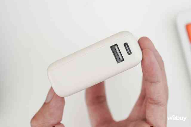Pin dự phòng Xiaomi này cực đáng mua: Dung lượng 10.000mAh, công suất 33W, tích hợp cả dây sạc mà giá chỉ hơn 400.000 đồng- Ảnh 10. Pin dự phòng Xiaomi này cực đáng mua: Dung lượng 10.000mAh, công suất 33W, tích hợp cả dây sạc mà giá chỉ hơn 400.000 đồng- Ảnh 10.