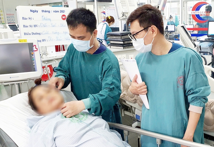 Suýt chết sau 5 ngày uống nước ion kiềm pha muối