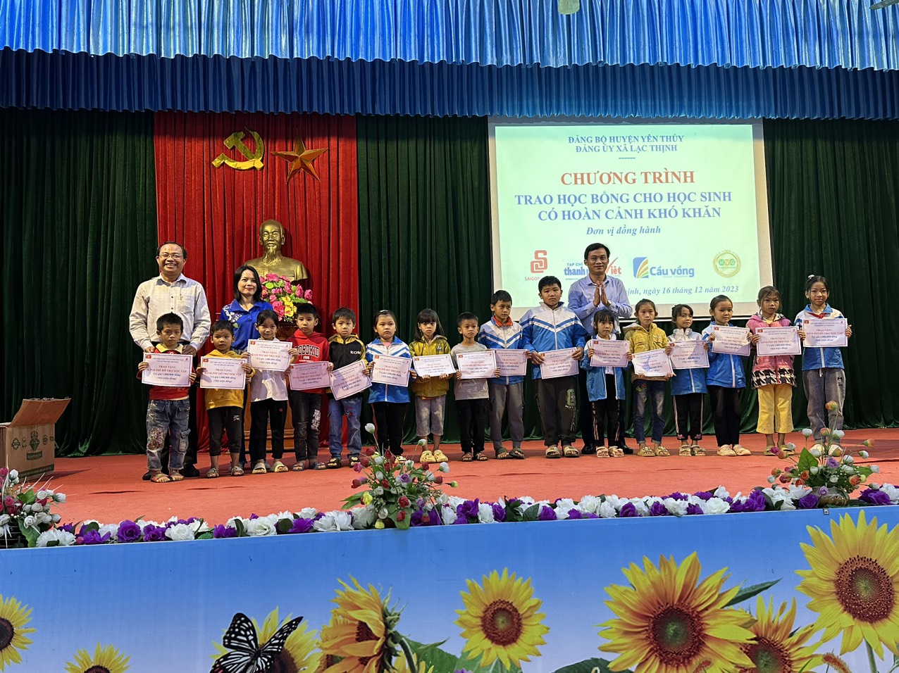 Tạp chí Thanh niên 62 năm xây dựng và phát triển, nâng tầm công tác lý luận gắn với nghiên cứu khoa học, xây dựng tòa soạn hội tụ đồng hành cùng thanh niên tiến bước vào kỷ nguyên mới- Ảnh 11. Tạp chí Thanh niên 62 năm xây dựng và phát triển, nâng tầm công tác lý luận gắn với nghiên cứu khoa học, xây dựng tòa soạn hội tụ đồng hành cùng thanh niên tiến bước vào kỷ nguyên mới- Ảnh 11.