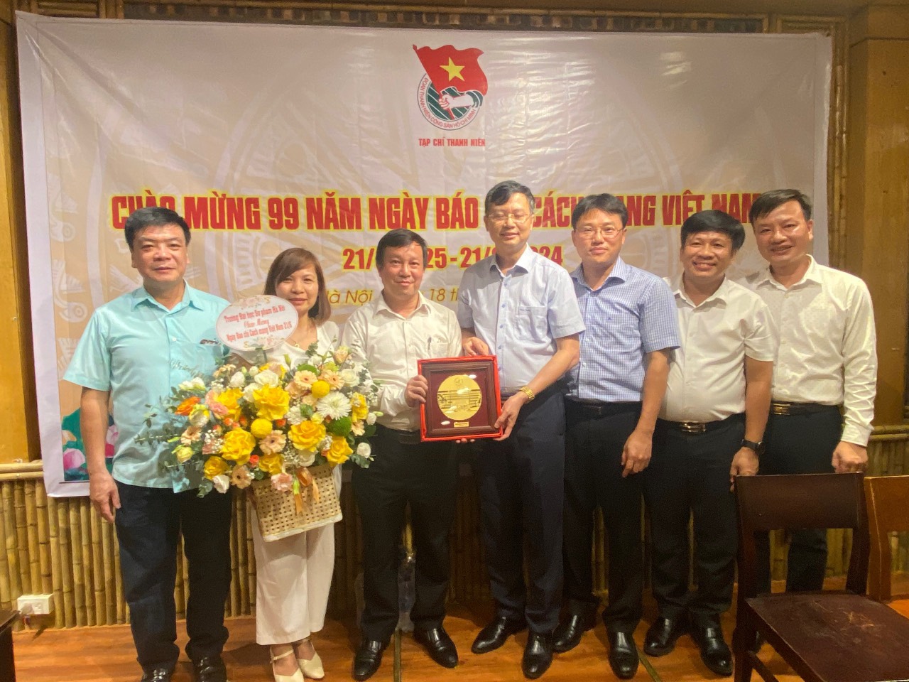 Tạp chí Thanh niên 62 năm xây dựng và phát triển, nâng tầm công tác lý luận gắn với nghiên cứu khoa học, xây dựng tòa soạn hội tụ đồng hành cùng thanh niên tiến bước vào kỷ nguyên mới- Ảnh 21. Tạp chí Thanh niên 62 năm xây dựng và phát triển, nâng tầm công tác lý luận gắn với nghiên cứu khoa học, xây dựng tòa soạn hội tụ đồng hành cùng thanh niên tiến bước vào kỷ nguyên mới- Ảnh 21.