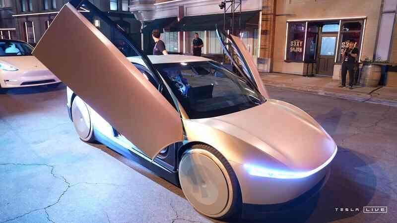 Đạo diễn phim khoa học viễn tưởng 'tố' Elon Musk đạo nhái thiết kế cho Optimus, Cybercab và Robovan- Ảnh 2. Đạo diễn phim khoa học viễn tưởng 'tố' Elon Musk đạo nhái thiết kế cho Optimus, Cybercab và Robovan- Ảnh 2.