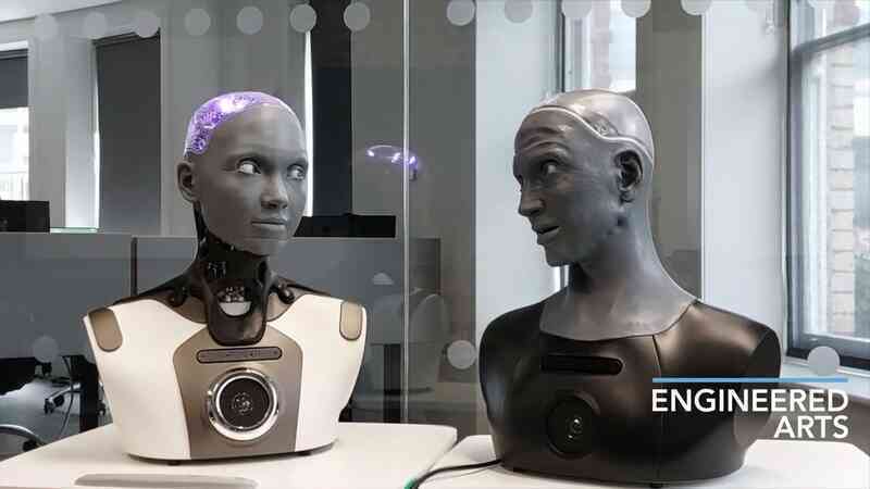 Ameca và Azi: Hai robot hình người 'tiên tiến nhất thế giới' có thể tự trò chuyện và thể hiện biểu cảm với nhau