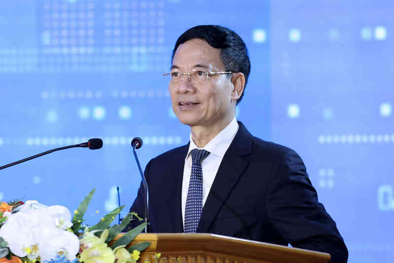 bo-truong-bo-tttt-nguyen-manh-hung-1-1.jpg