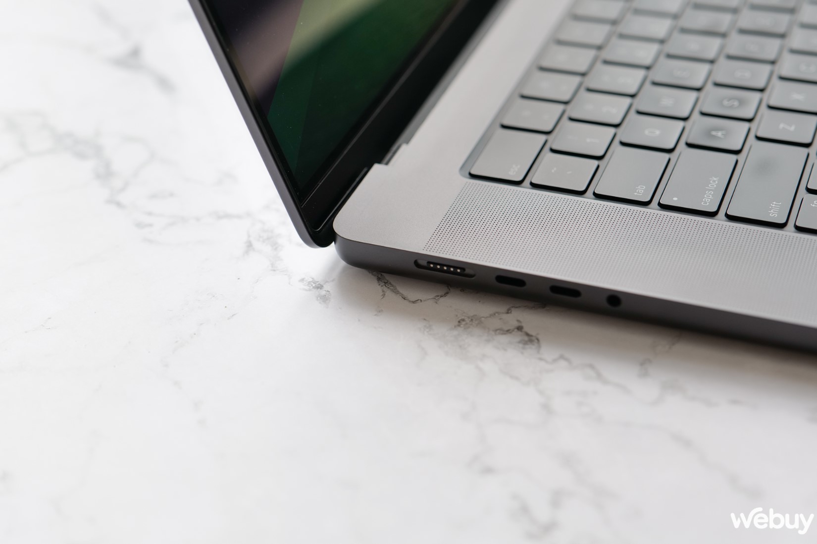 MacBook Pro 16 inch M3 Max sau 9 tháng sử dụng: Chiếc laptop hỗ trợ công việc tốt nhất hiện nay