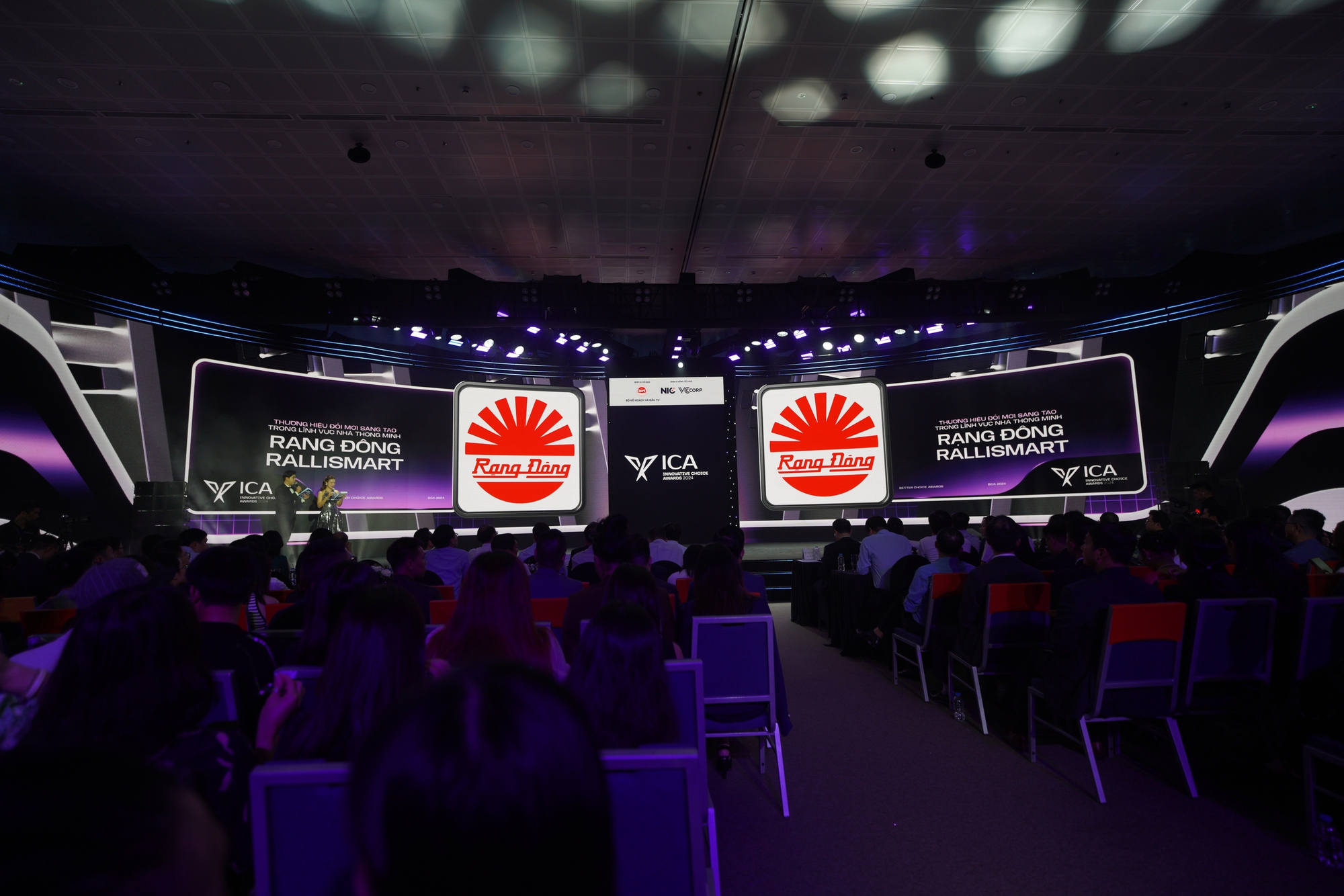 Chiến thắng thuyết phục của Thương hiệu nhà thông minh Rạng Đông RalliSmart tại Better Choice Awards 2024- Ảnh 3. Chiến thắng thuyết phục của Thương hiệu nhà thông minh Rạng Đông RalliSmart tại Better Choice Awards 2024- Ảnh 3.