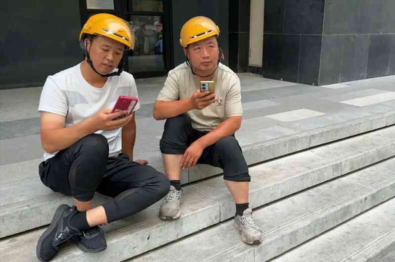 Ám ảnh 1 sao đe doạ hàng chục triệu shipper: Quỳ gối cầu xin vì sợ muộn giờ, đập vỡ điện thoại khi bị đánh giá xấu, chạy xe bất chấp tính mạng… nhưng đồng lương ngày càng ít đi- Ảnh 4. Ám ảnh 1 sao đe doạ hàng chục triệu shipper: Quỳ gối cầu xin vì sợ muộn giờ, đập vỡ điện thoại khi bị đánh giá xấu, chạy xe bất chấp tính mạng… nhưng đồng lương ngày càng ít đi- Ảnh 4.