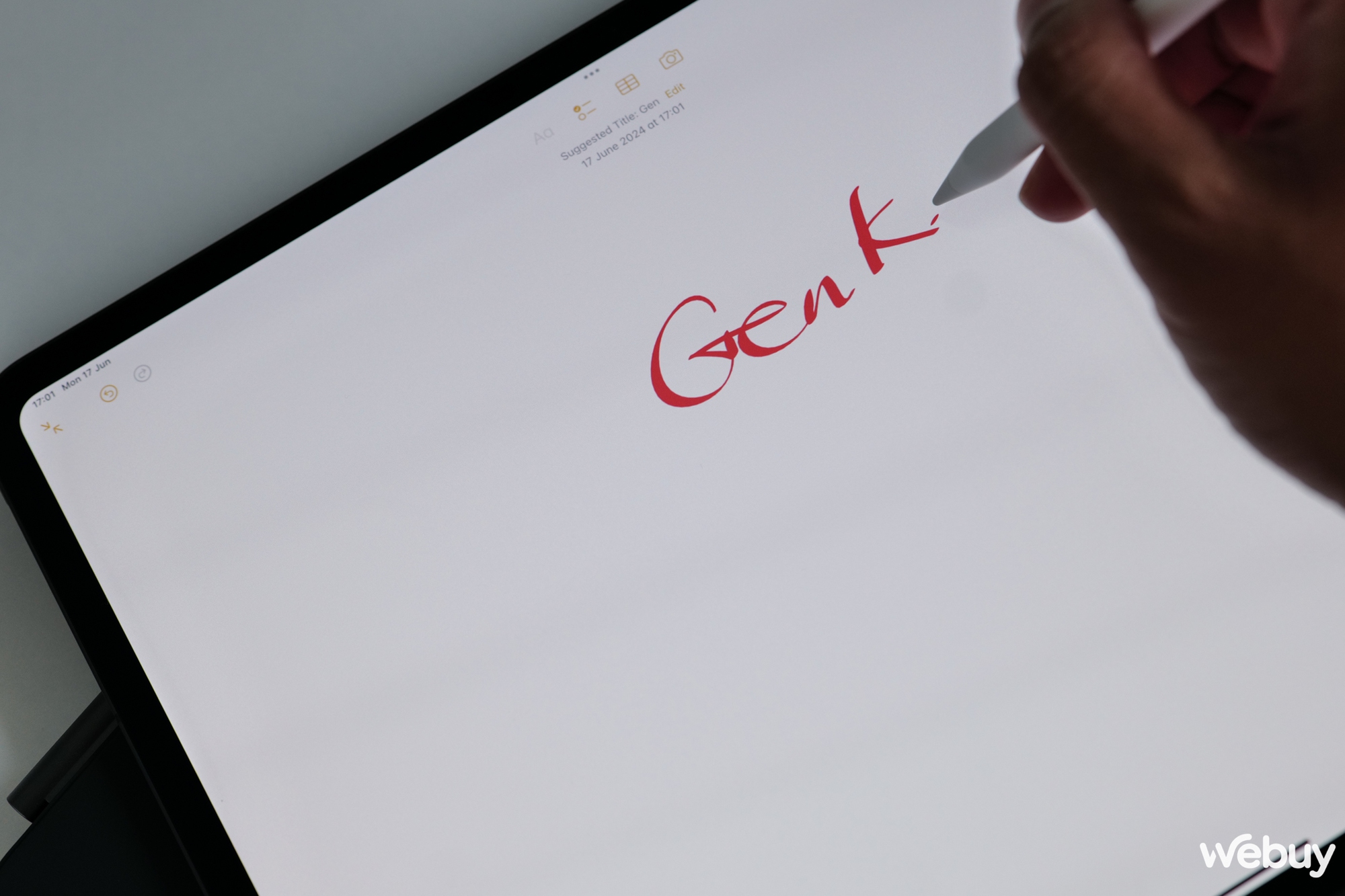 Sau 3 tháng dùng iPad Pro M4, tôi nghĩ MacBook trong tương lai cũng nên có 1 thứ "đỉnh chóp" này- Ảnh 5. Sau 3 tháng dùng iPad Pro M4, tôi nghĩ MacBook trong tương lai cũng nên có 1 thứ "đỉnh chóp" này- Ảnh 5.