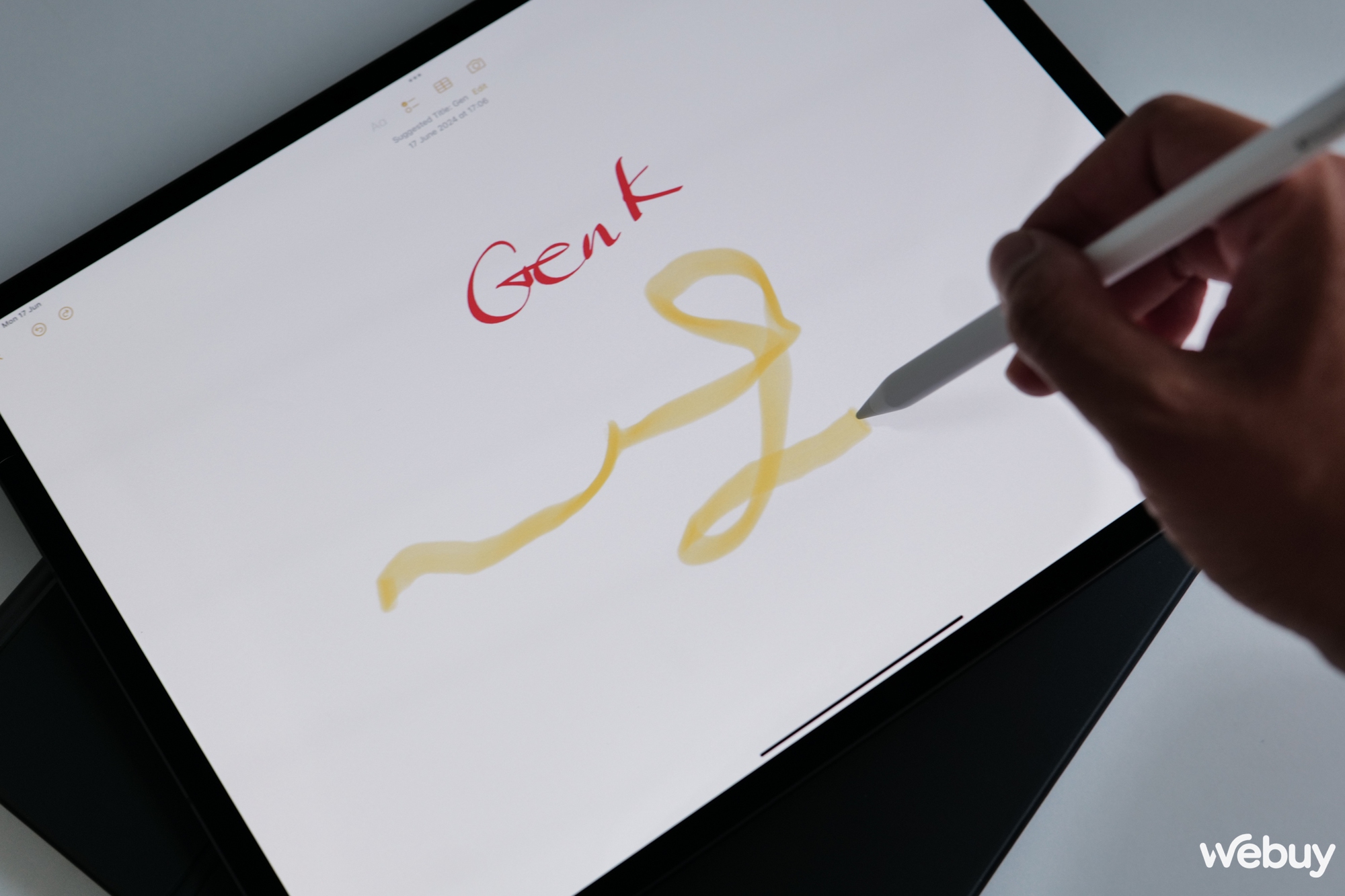 Sau 3 tháng dùng iPad Pro M4, tôi nghĩ MacBook trong tương lai cũng nên có 1 thứ "đỉnh chóp" này- Ảnh 6. Sau 3 tháng dùng iPad Pro M4, tôi nghĩ MacBook trong tương lai cũng nên có 1 thứ "đỉnh chóp" này- Ảnh 6.