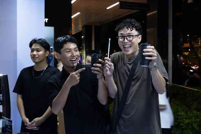 Giới trẻ hào hứng check-in Interactive Galaxy AI Cafe tại Saigon Centre: Chỉ một chạm, chia sẻ muôn cảm xúc