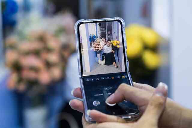 Giới trẻ hào hứng check-in Interactive Galaxy AI Cafe tại Saigon Centre: Chỉ một chạm, chia sẻ muôn cảm xúc- Ảnh 4. Giới trẻ hào hứng check-in Interactive Galaxy AI Cafe tại Saigon Centre: Chỉ một chạm, chia sẻ muôn cảm xúc- Ảnh 4.